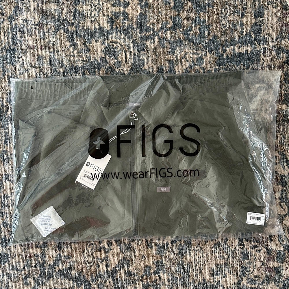 NWT Figs Moss Green Scrub Jacket